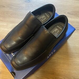 Apt. 9 Men's Sleek Black Slip-On Loafers